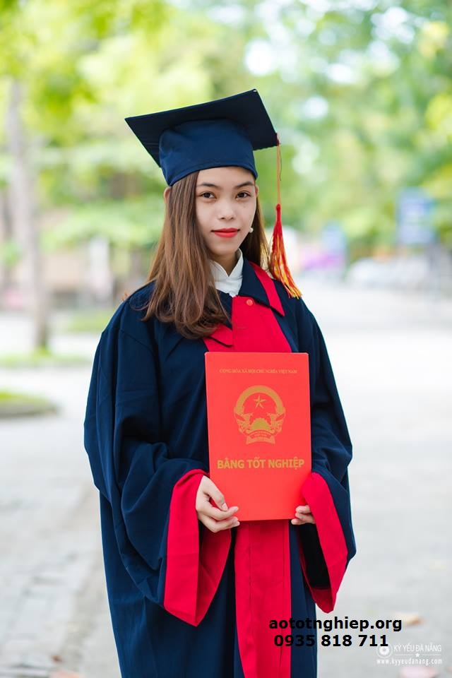 Aó tốt nghiệp cử nhân 01
